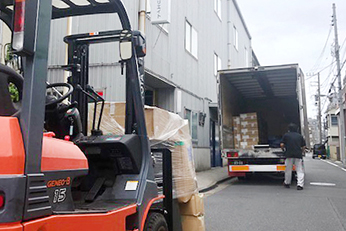 商品の原材料などの保管・加工場への移送・発送までの保管も全て承ります！